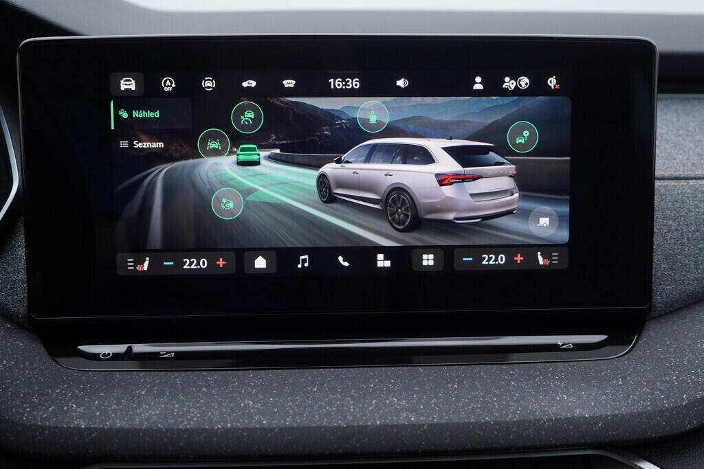 OV190V09090_34.webp_OCTAVIA Top Selection 1.5 TSI 110 kW manuál, DPH