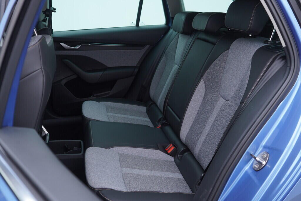 OV190V09090_40.webp_OCTAVIA Top Selection 1.5 TSI 110 kW manuál, DPH