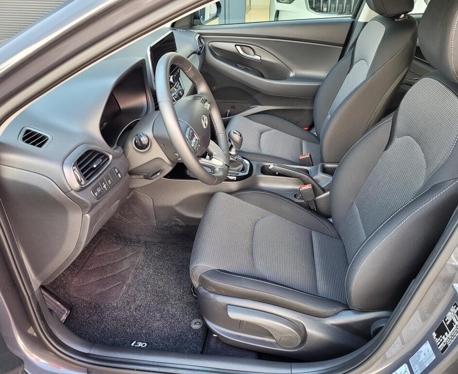 OV190V09092_19.webp_I30 start 1.0 TSI 74 kW manuál, DPH