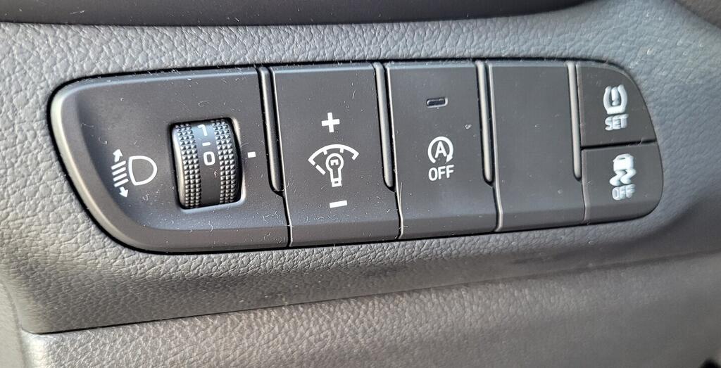 OV190V09092_22.webp_I30 start 1.0 TSI 74 kW manuál, DPH