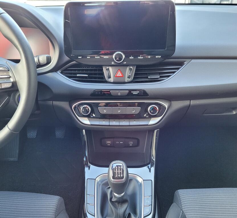 OV190V09092_23.webp_I30 start 1.0 TSI 74 kW manuál, DPH