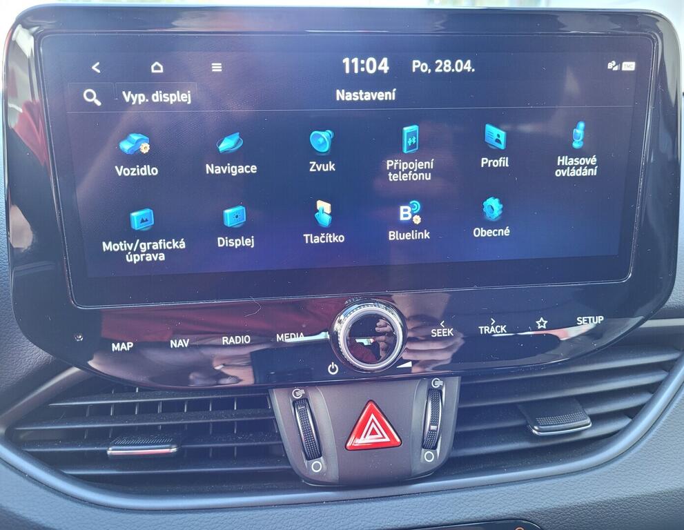 OV190V09092_29.webp_I30 start 1.0 TSI 74 kW manuál, DPH