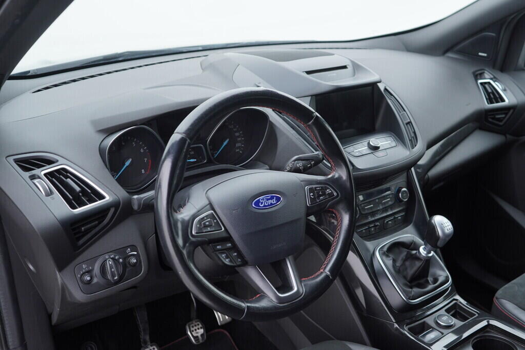 OV190V09093_22.webp_KUGA ST-Line  1.5 EcoBoost 110 kW manuál