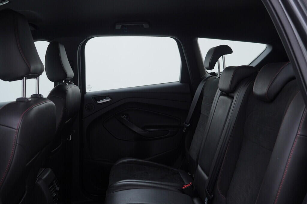 OV190V09093_36.webp_KUGA ST-Line  1.5 EcoBoost 110 kW manuál