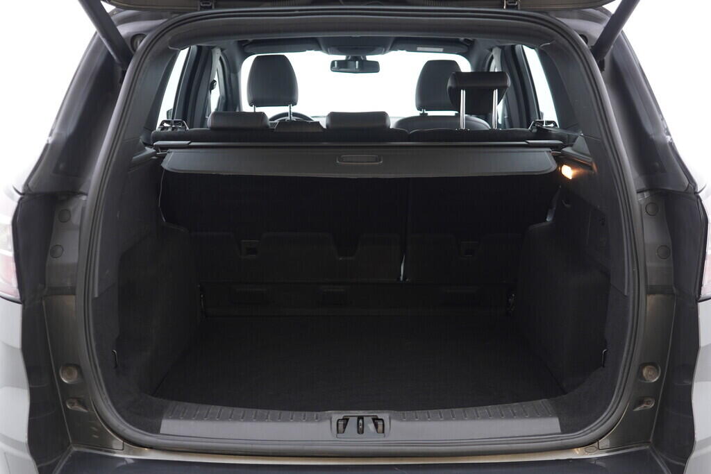 OV190V09093_38.webp_KUGA ST-Line  1.5 EcoBoost 110 kW manuál