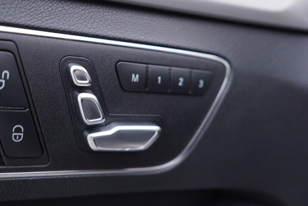 OV190V09119_21.webp_E350  3.0  185 kW automat