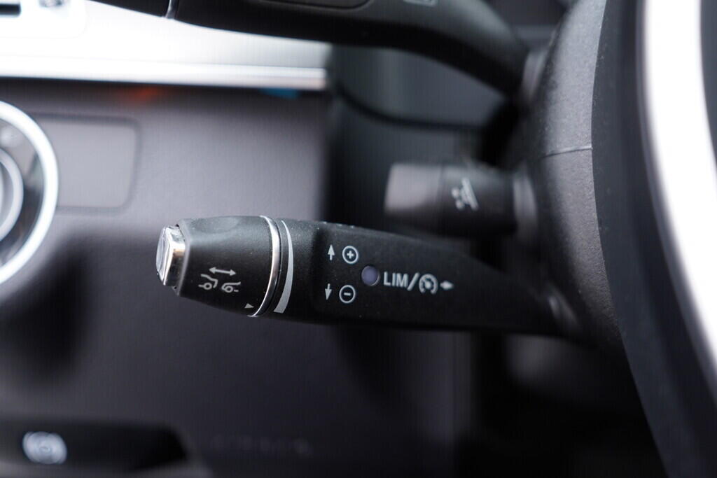 OV190V09119_25.webp_E350  3.0  185 kW automat