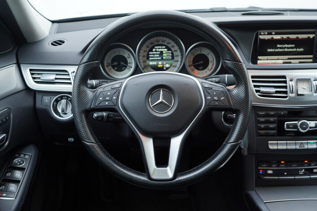 OV190V09119_27.webp_E350  3.0  185 kW automat