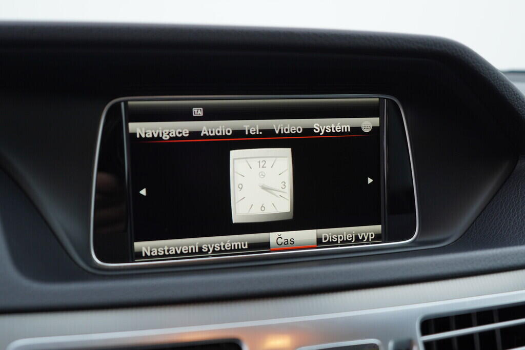 OV190V09119_28.webp_E350  3.0  185 kW automat