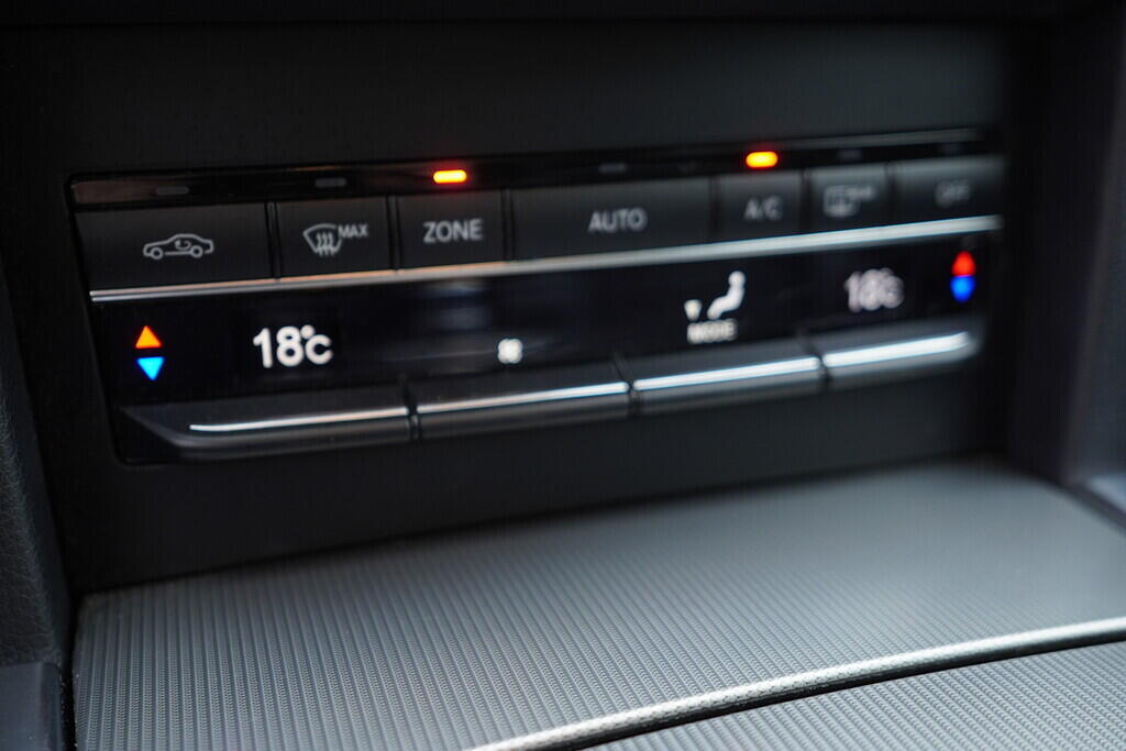 OV190V09119_32.webp_E350  3.0  185 kW automat