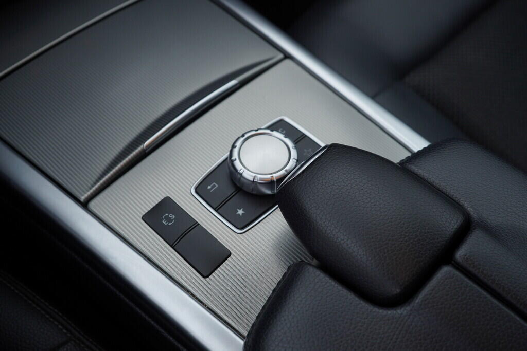 OV190V09119_34.webp_E350  3.0  185 kW automat