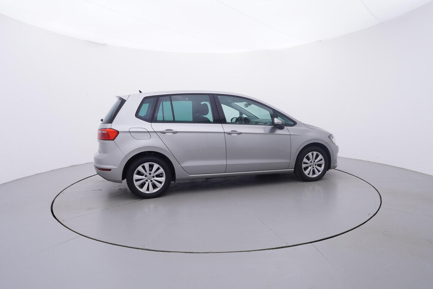 OV190V09121_11.webp_GOLF SPORTSVAN Comfortline Business 1.4 TSI 92 kW manuál