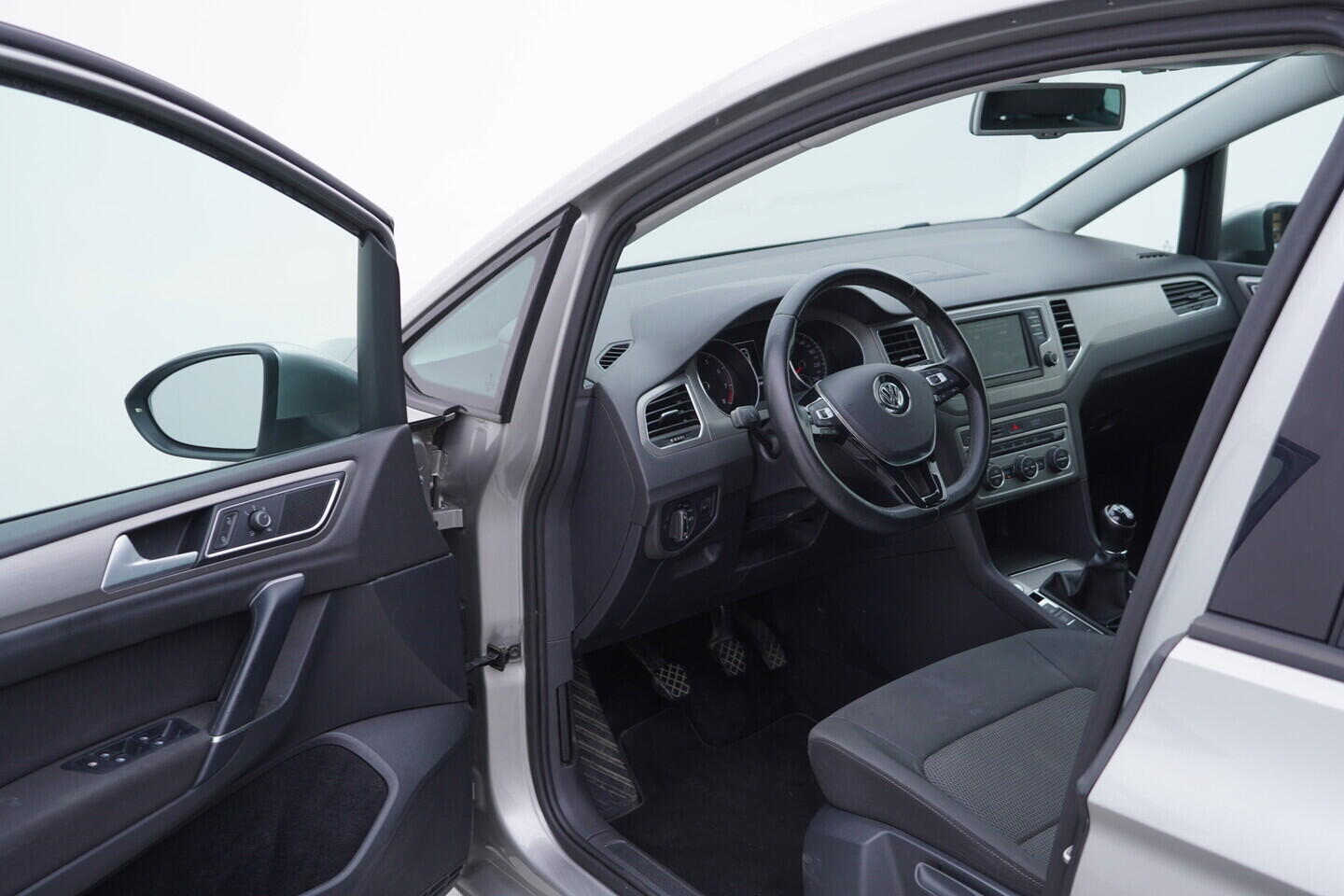 OV190V09121_18.webp_GOLF SPORTSVAN Comfortline Business 1.4 TSI 92 kW manuál