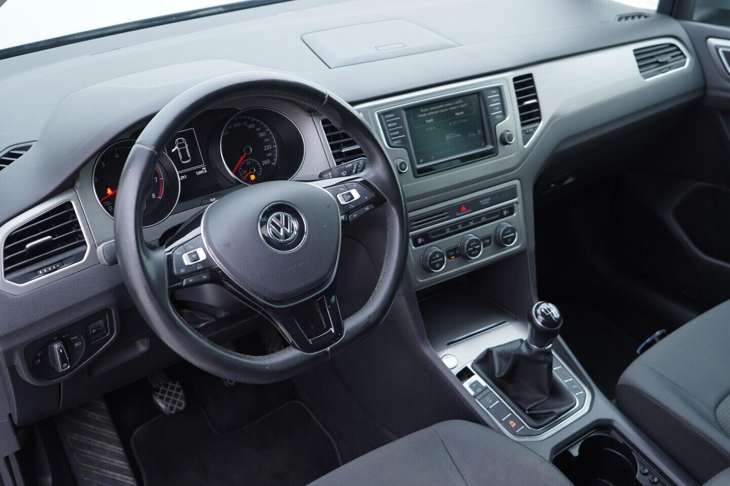 OV190V09121_21.webp_GOLF SPORTSVAN Comfortline Business 1.4 TSI 92 kW manuál