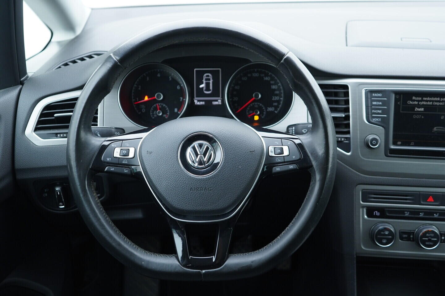 OV190V09121_28.webp_GOLF SPORTSVAN Comfortline Business 1.4 TSI 92 kW manuál