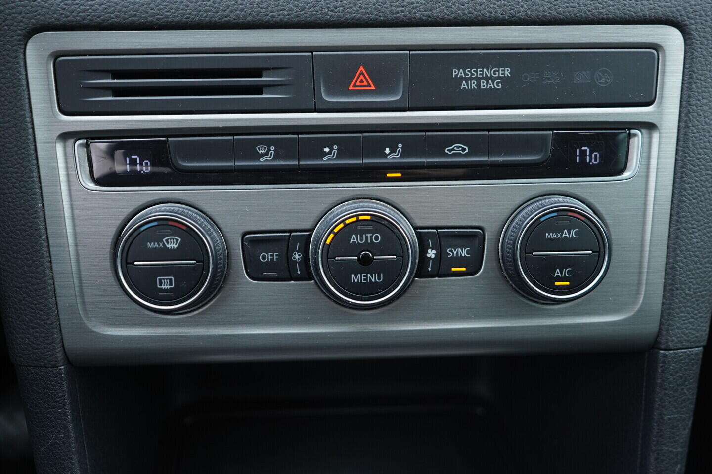 OV190V09121_33.webp_GOLF SPORTSVAN Comfortline Business 1.4 TSI 92 kW manuál