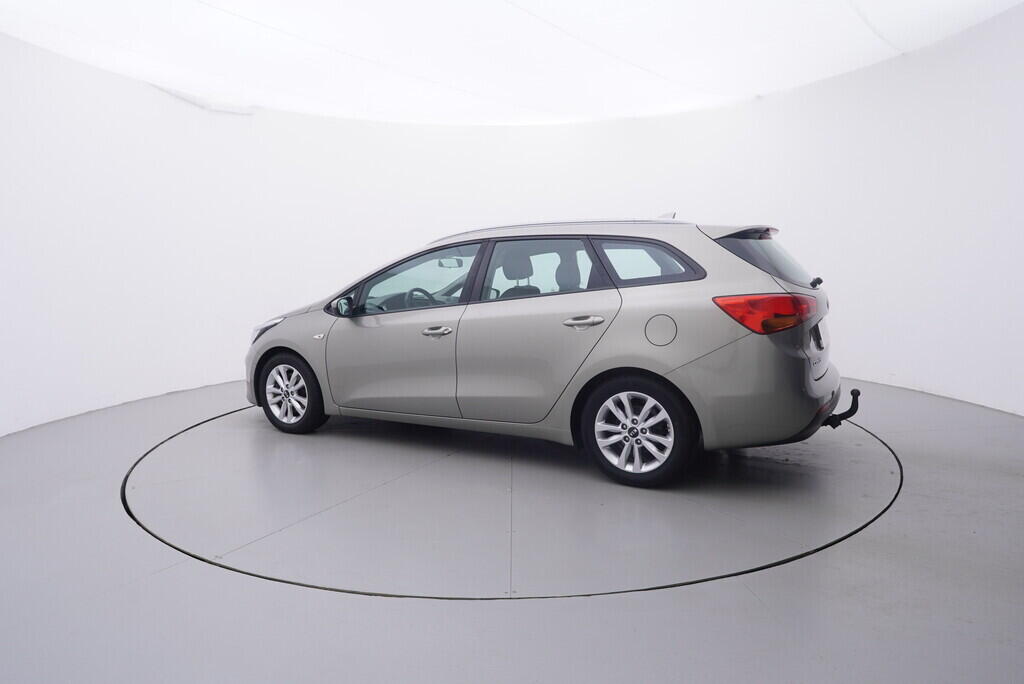 OV190V09122_12.webp_CEED Platinum Edition 1.0  88 kW manuál