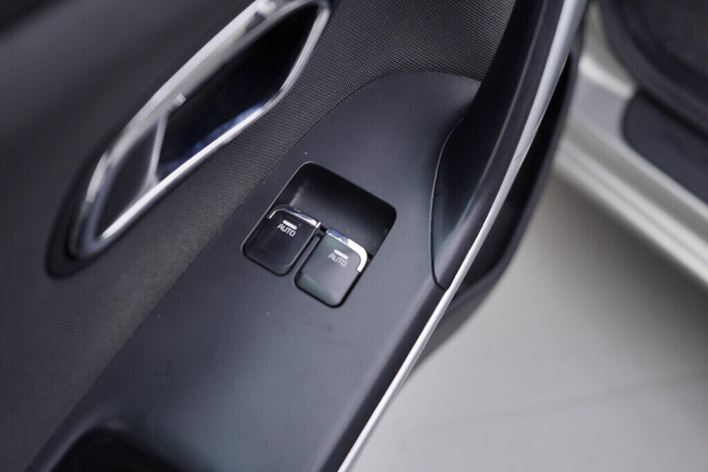 OV190V09122_20.webp_CEED Platinum Edition 1.0  88 kW manuál