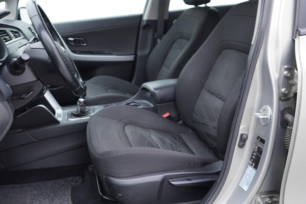 OV190V09122_22.webp_CEED Platinum Edition 1.0  88 kW manuál