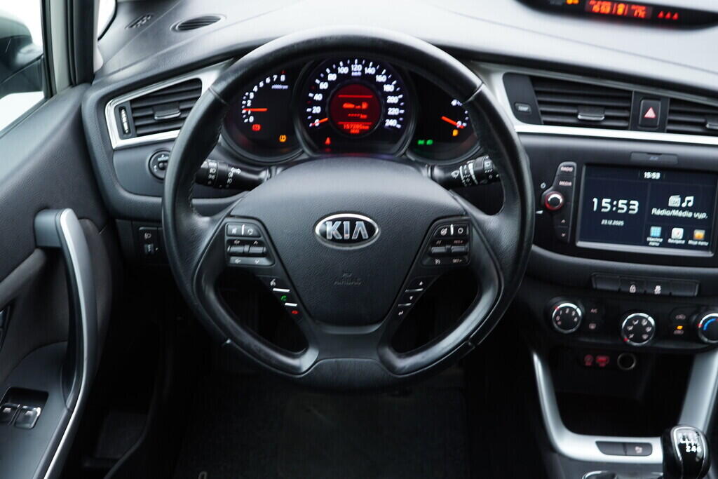 OV190V09122_26.webp_CEED Platinum Edition 1.0  88 kW manuál