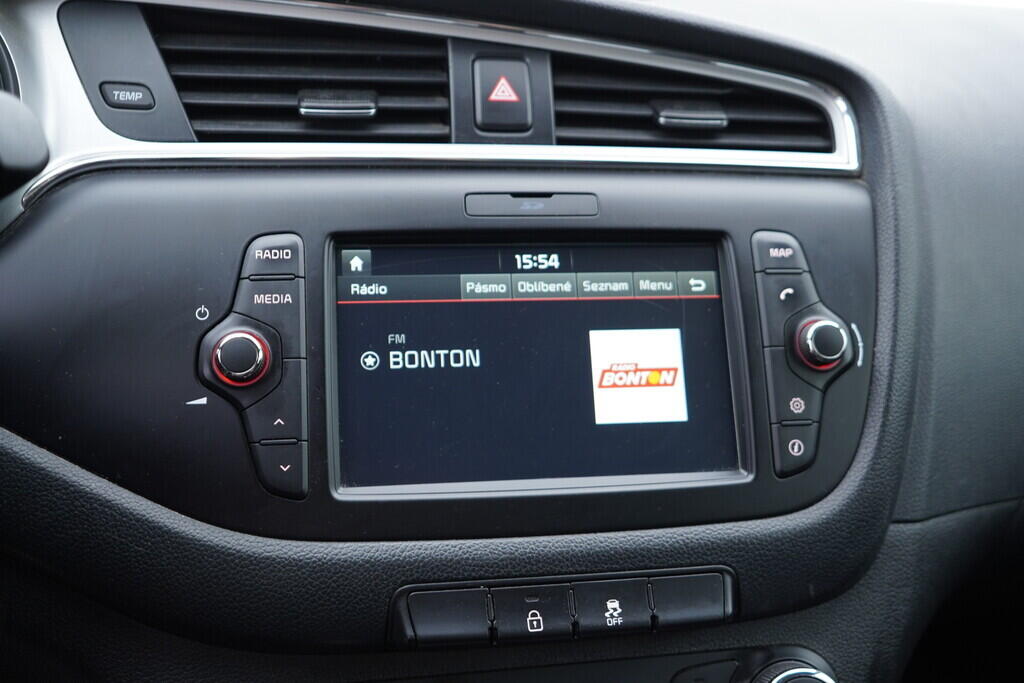 OV190V09122_29.webp_CEED Platinum Edition 1.0  88 kW manuál