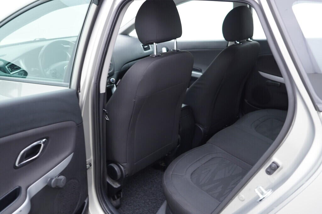 OV190V09122_34.webp_CEED Platinum Edition 1.0  88 kW manuál