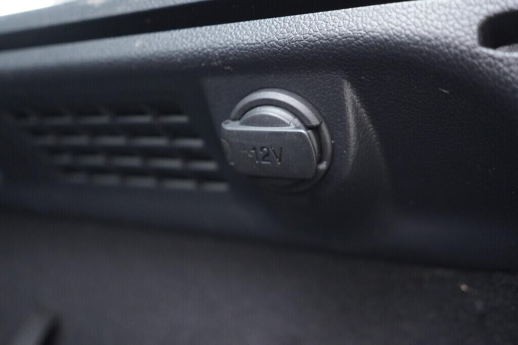 OV190V09122_37.webp_CEED Platinum Edition 1.0  88 kW manuál