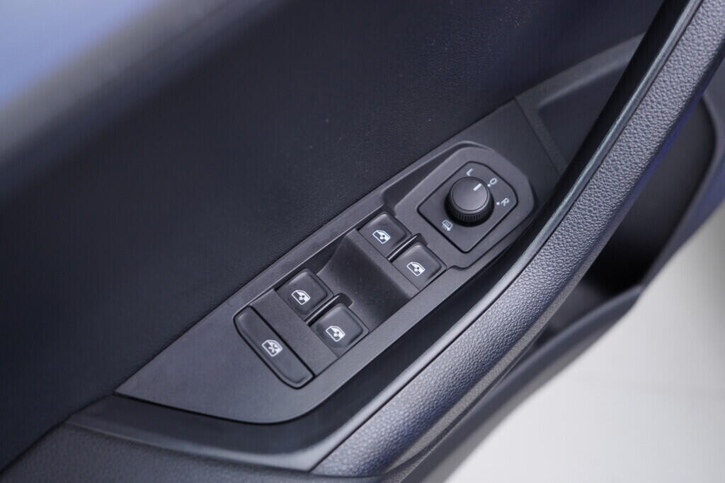 OV190V09128_20.webp_KAROQ Ambition 2.0 TDI 110 kW automat, DPH