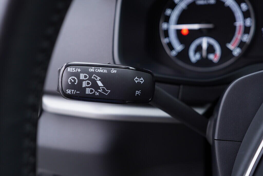 OV190V09128_23.webp_KAROQ Ambition 2.0 TDI 110 kW automat, DPH