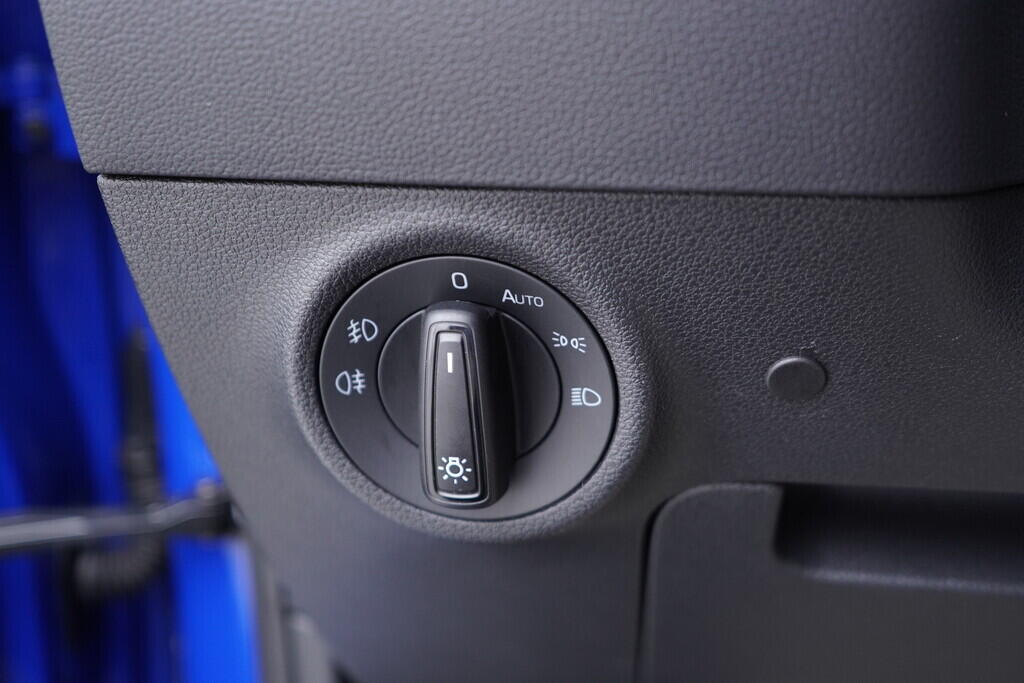 OV190V09128_27.webp_KAROQ Ambition 2.0 TDI 110 kW automat, DPH