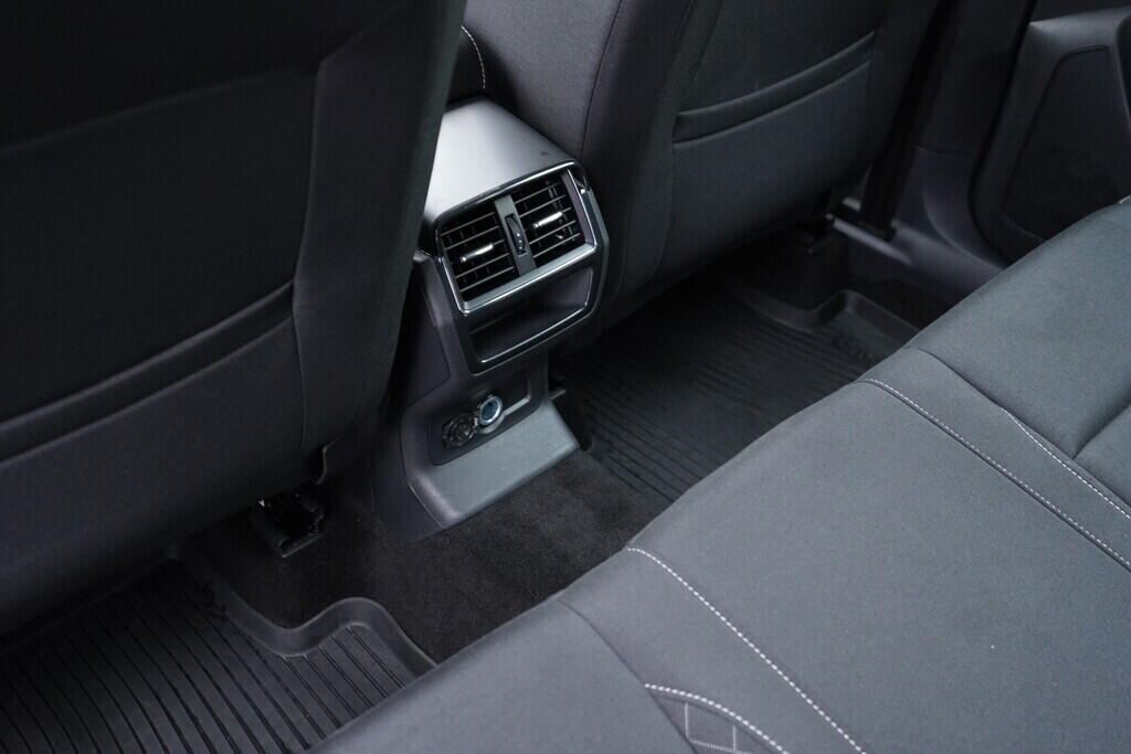 OV190V09128_41.webp_KAROQ Ambition 2.0 TDI 110 kW automat, DPH