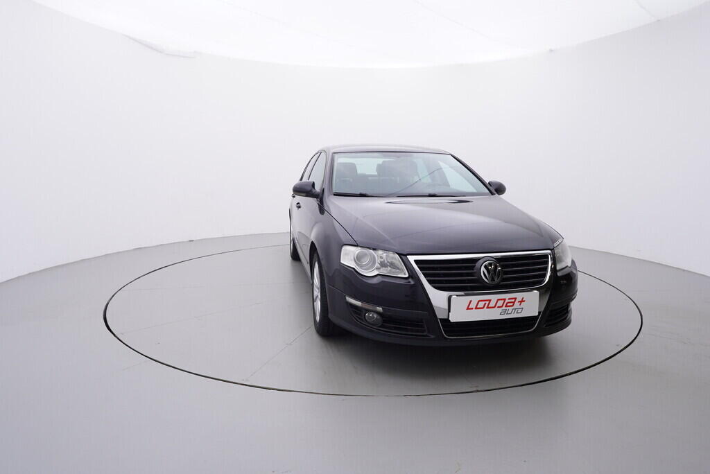 OV190V09140_17.webp_PASSAT Trendline 1.9 TDI 77 kW manuál