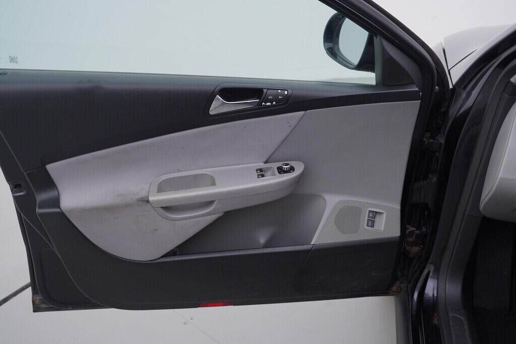 OV190V09140_19.webp_PASSAT Trendline 1.9 TDI 77 kW manuál