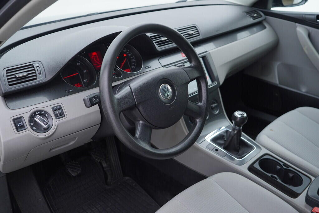 OV190V09140_21.webp_PASSAT Trendline 1.9 TDI 77 kW manuál