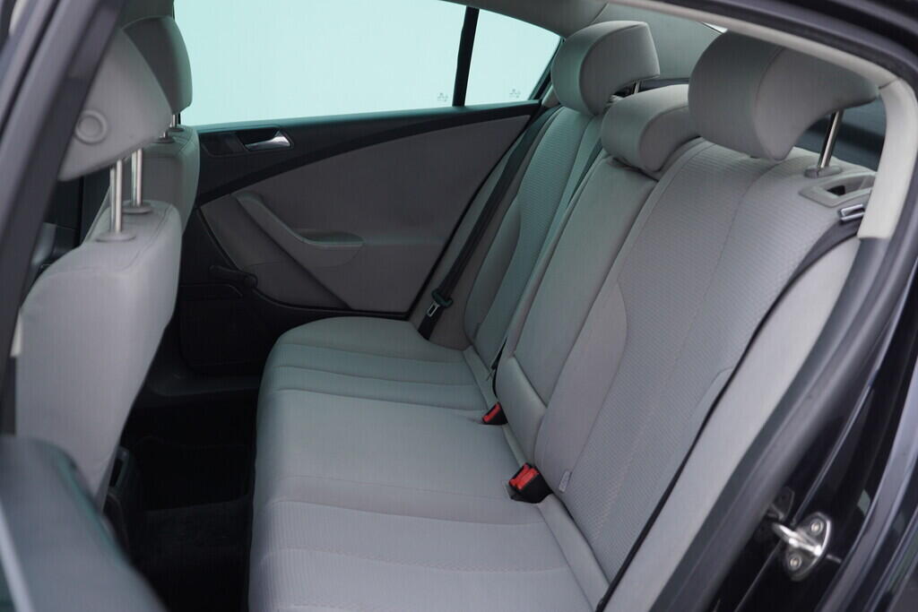 OV190V09140_37.webp_PASSAT Trendline 1.9 TDI 77 kW manuál