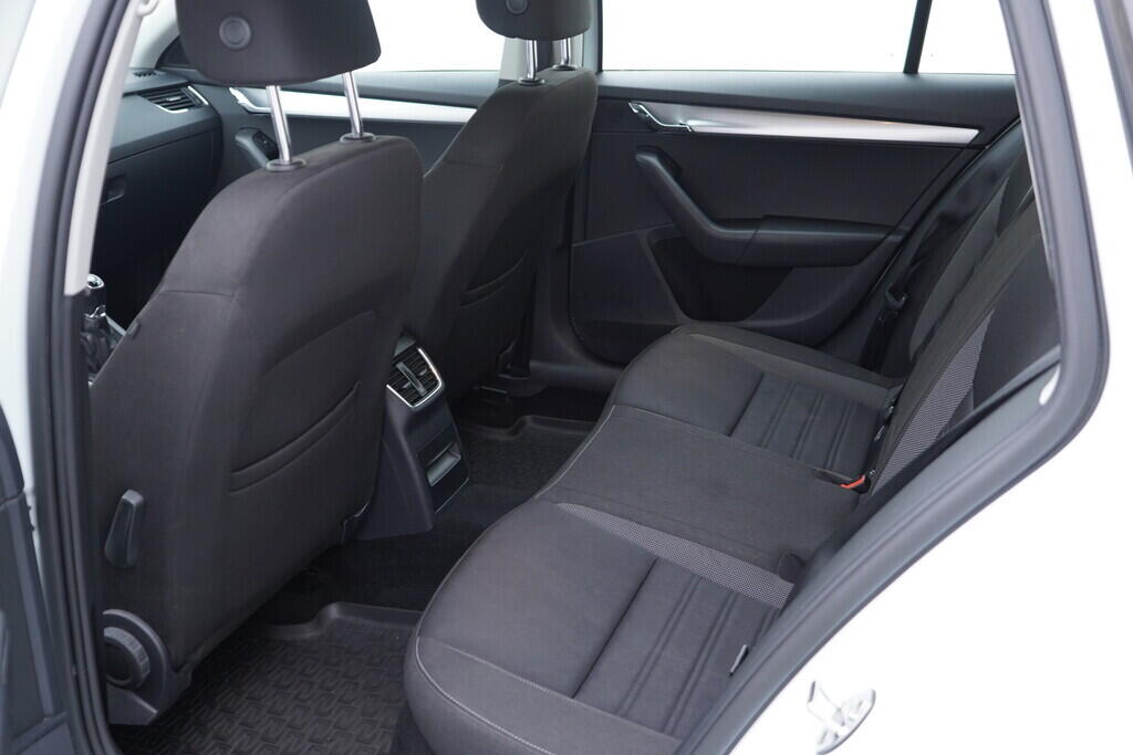 OV190V09146_37.webp_OCTAVIA Ambition 1.0 TSI 85 kW manuál