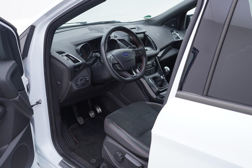 OV190V09149_18.webp_KUGA ST-Line 1.5  110 kW manuál