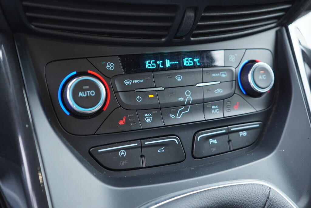 OV190V09149_32.webp_KUGA ST-Line 1.5  110 kW manuál