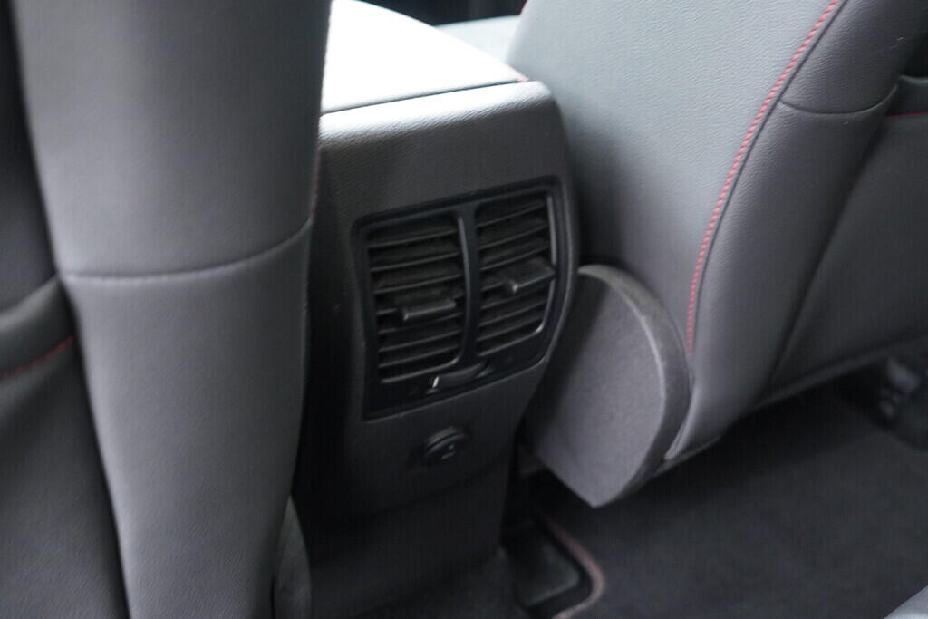 OV190V09149_35.webp_KUGA ST-Line 1.5  110 kW manuál