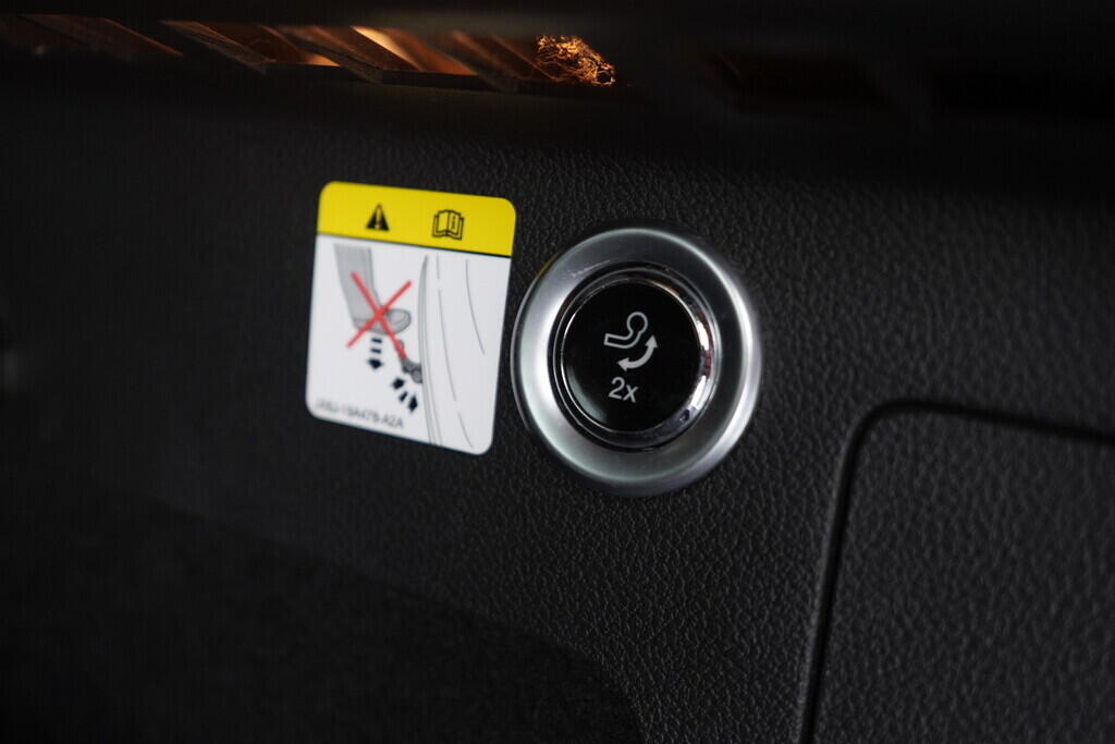 OV190V09149_39.webp_KUGA ST-Line 1.5  110 kW manuál