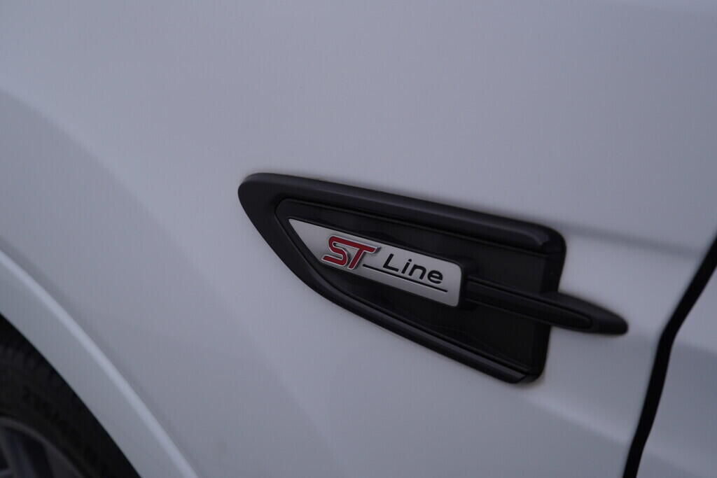 OV190V09149_41.webp_KUGA ST-Line 1.5  110 kW manuál