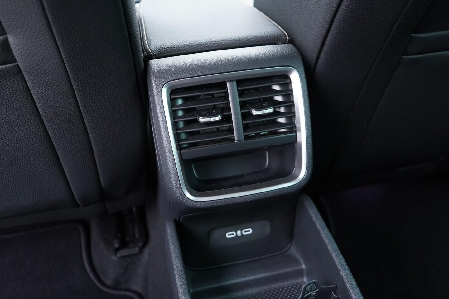 OV190V09150_38.webp_OCTAVIA Top Selection 2.0 TDI 85 kW manuál, DPH