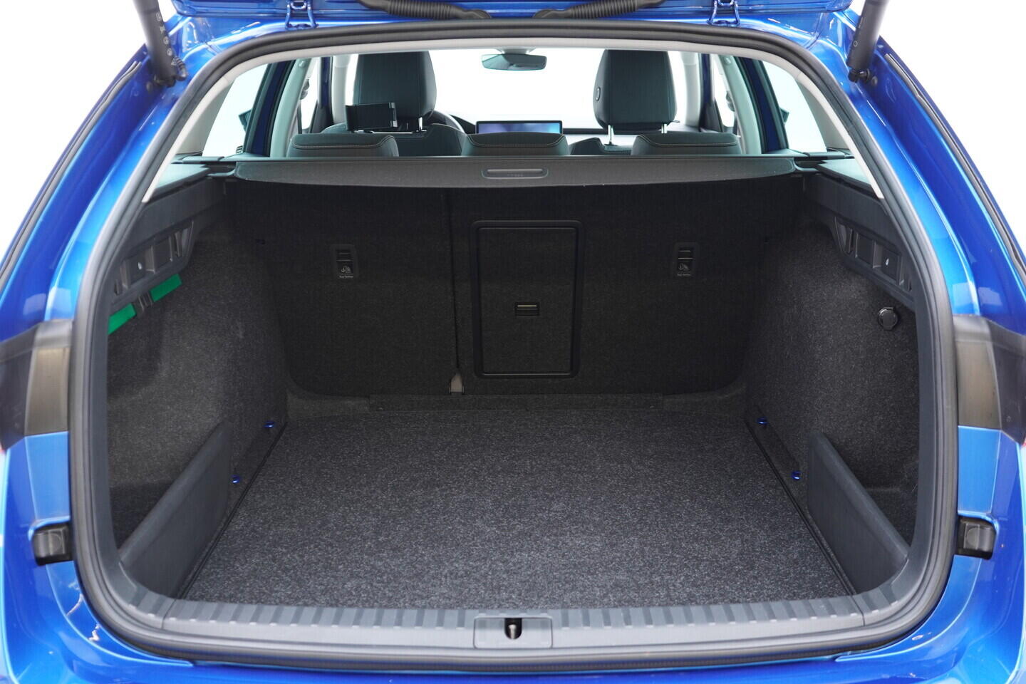 OV190V09150_41.webp_OCTAVIA Top Selection 2.0 TDI 85 kW manuál, DPH