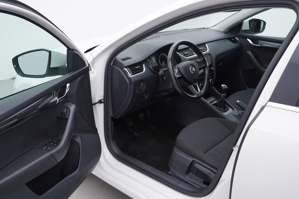 OV190V09151_18.webp_OCTAVIA Style 1.6 TDI 85 kW manuál, DPH