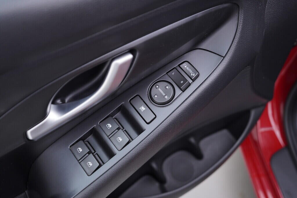 OV190V09152_20.webp_I30 Smart 1.6  81 kW automat