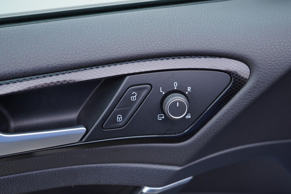 OV190V09153_22.webp_GOLF Highline 2.0 TDI 110 kW automat