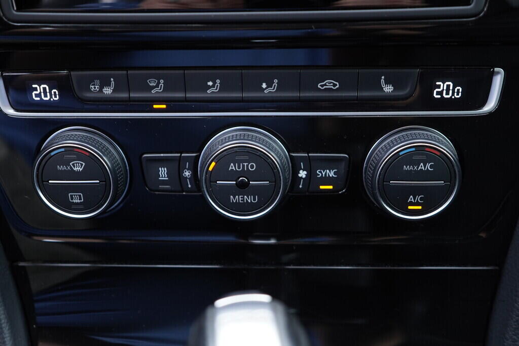 OV190V09153_39.webp_GOLF Highline 2.0 TDI 110 kW automat