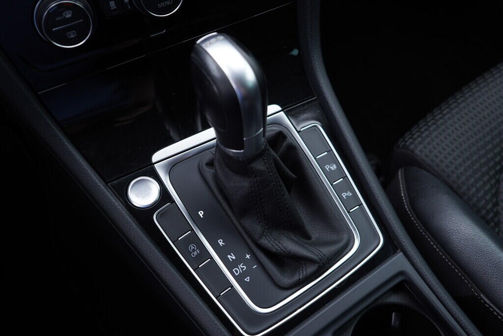 OV190V09153_40.webp_GOLF Highline 2.0 TDI 110 kW automat