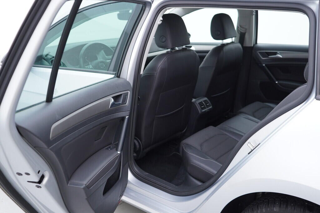 OV190V09154_35.webp_GOLF VARIANT Comfortline 1.6 TDI 81 kW automat