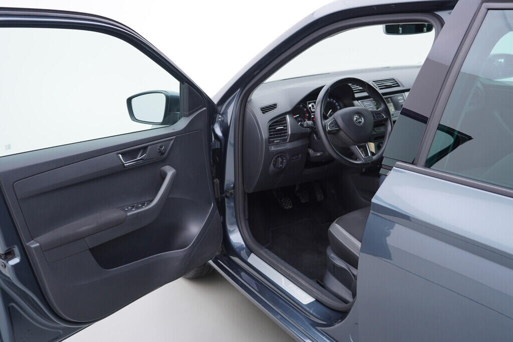 OV190V09157_18.webp_FABIA Ambition 1.2 TSI 66 kW manuál